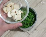 A picture of step 1 of Fresh Coriander & Garlic Chutney with Fry Sesame Seeds.