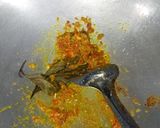 Foto langkah ke 1 dari resep Ayam Suwir Mercon Daun Jeruk.