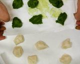 Une image de l'étape 4 de Wagashi comme le biscuit en pâte d'haricots et farine de riz.