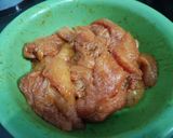 Foto langkah ke 1 dari resep Ayam goreng tepung krispi.
