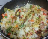 Foto langkah ke 4 dari resep Nasi goreng Hongkong.