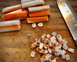 Foto del paso 3 de la receta: Rollitos crujientes de surimi