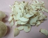 A picture of step 2 of Mushroom paneer sandwich.