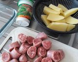 Foto do passo 1 de Lingüiça de forno c/ Batatas