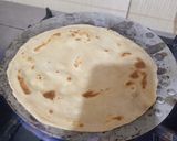 A picture of step 4 of Plain Roti.