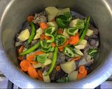 A picture of step 4 of Mutton Maqluba.