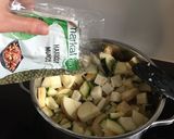 Une image de l'étape 2 de Potage aux céleri-rave, panais, courgette et haricots mungo.
