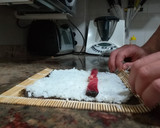 Foto del paso 7 de la receta: Maki sushi de atún paso a paso