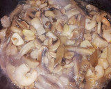 Foto del paso 3 de la receta: Es Tiempo de Setas 🍄🌹💐🍀💚♥️😋🤗🍷🧡💖