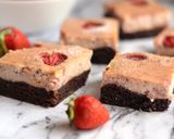 Epres sajtkrémes brownie recept fázis 6 fotója