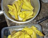 Foto langkah ke 3 dari resep Ayam Goreng Kremes.