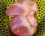 Hình bước làm 2 của món Tim heo hầm hạt sen