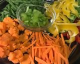 صورة لخطوة 1 من وصفة نودلز بالدجاج والخضار 🥕🌶🍗🍜