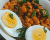 A picture of step 9 of Chana tikka masala.