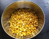 A picture of step 1 of Matar Dal Fritters.
