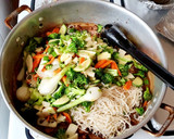 Foto del paso 7 de la receta: Pasta oriental con carne y verduras a mi gusto