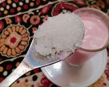 A picture of step 1 of Creamy milk juice.