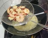 Foto langkah ke 3 dari resep Sambal Goreng Kentang Udang.