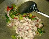 Foto langkah ke 4 dari resep Tumis cumi asin simple.