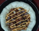 Foto langkah ke 5 dari resep Pizza pinggiran sosis Teflon Rumahan.