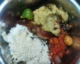A picture of step 2 of Chicken Pakeeza.