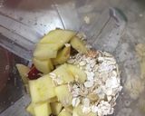 A picture of step 2 of Creamy Fruity oats milkshake.