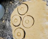 A picture of step 5 of Doughnut.