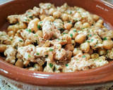 Foto del paso 6 de la receta: Garbanzos con pollo y paté de perdiz