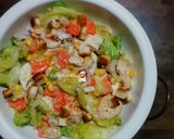 Gambar langkah 5 resipi Fried Chicken Garden Salad.