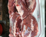 Foto del paso 2 de la receta: Paletilla de cordero al horno con cabeza de ajos y patata al horno
