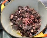 Une image de l'étape 4 de Civet de chevreuil aux carottes et cranberries.