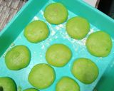 Foto langkah ke 2 dari resep Roti pandan teflon.