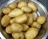 A picture of step 1 of Homemade Potato Waffers.