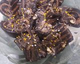 ચોકલેટ બિસ્કીટ રોલ (Chocolate Biscuit Roll Recipe in Gujarati) રેસીપી સ્ટેપ5ફોટો