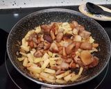 Foto del paso 6 de la receta: Macarrones gratinados con setas y manzana!!