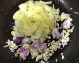 Foto langkah ke 7 dari resep Cumi Asin Cabai Hijau.