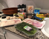 Foto del paso 1 de la receta: Rape en salsa verde de espárragos con almejas