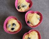 Une image de l'étape 2 de Muffins moelleux aux myrtilles.