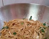 Foto langkah ke 3 dari resep Kwetiau Kering Goreng.