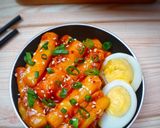 Foto langkah ke 5 dari resep Tteokbokki Tanpa Gochujang.