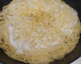 Foto langkah ke 1 dari resep Mie goreng kuning.