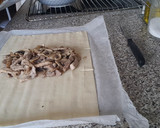 Foto del paso 7 de la receta: Hojaldre relleno de lomo, champiñones y queso de cabra