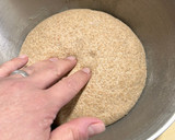Foto del paso 2 de la receta: Pan integral esponjoso y súper fácil