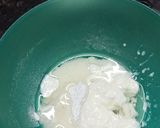A picture of step 1 of Ice cream cake.