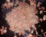 Foto langkah ke 5 dari resep Mie Goreng Wortel, Special.
