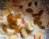 A picture of step 2 of Chia seeds banana apple pudding (healthy breakfast).