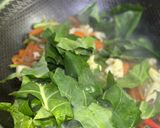 Gambar langkah 3 resipi Tumis Sayur Campur Kailan Sos Tiram.