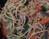 รูปขั้นตอนการทำที่ 3 ของ บะหมี่กวางตุ้งผัดไก่หมักซีอิ้วขาว