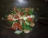 Cara Membuat Tumis Sawi Jamur amp Udang 4