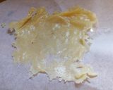 Foto del passaggio 3 della ricetta Risotto ai  carciofi, con speck croccante, cialde di parmigiano, e curcuma